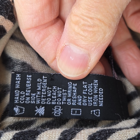 WILLI SMITH Black and Cream Zebra Print Top Silk Wool Blend, Size M. Like New! - Picture 6 of 11